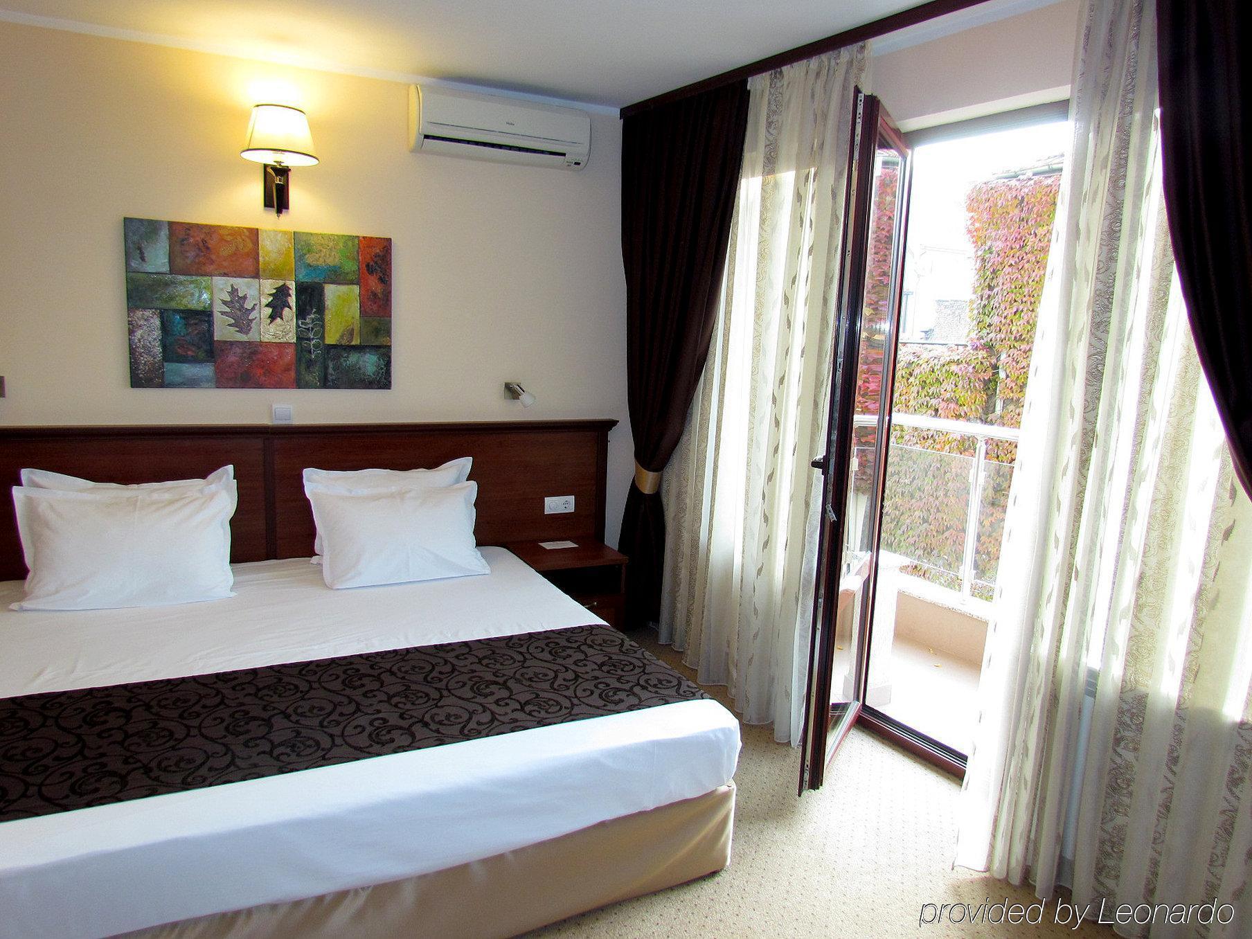 Favorit Hotel Sofia Room photo